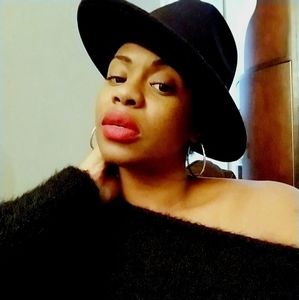 Meet your Posher, Shawneta